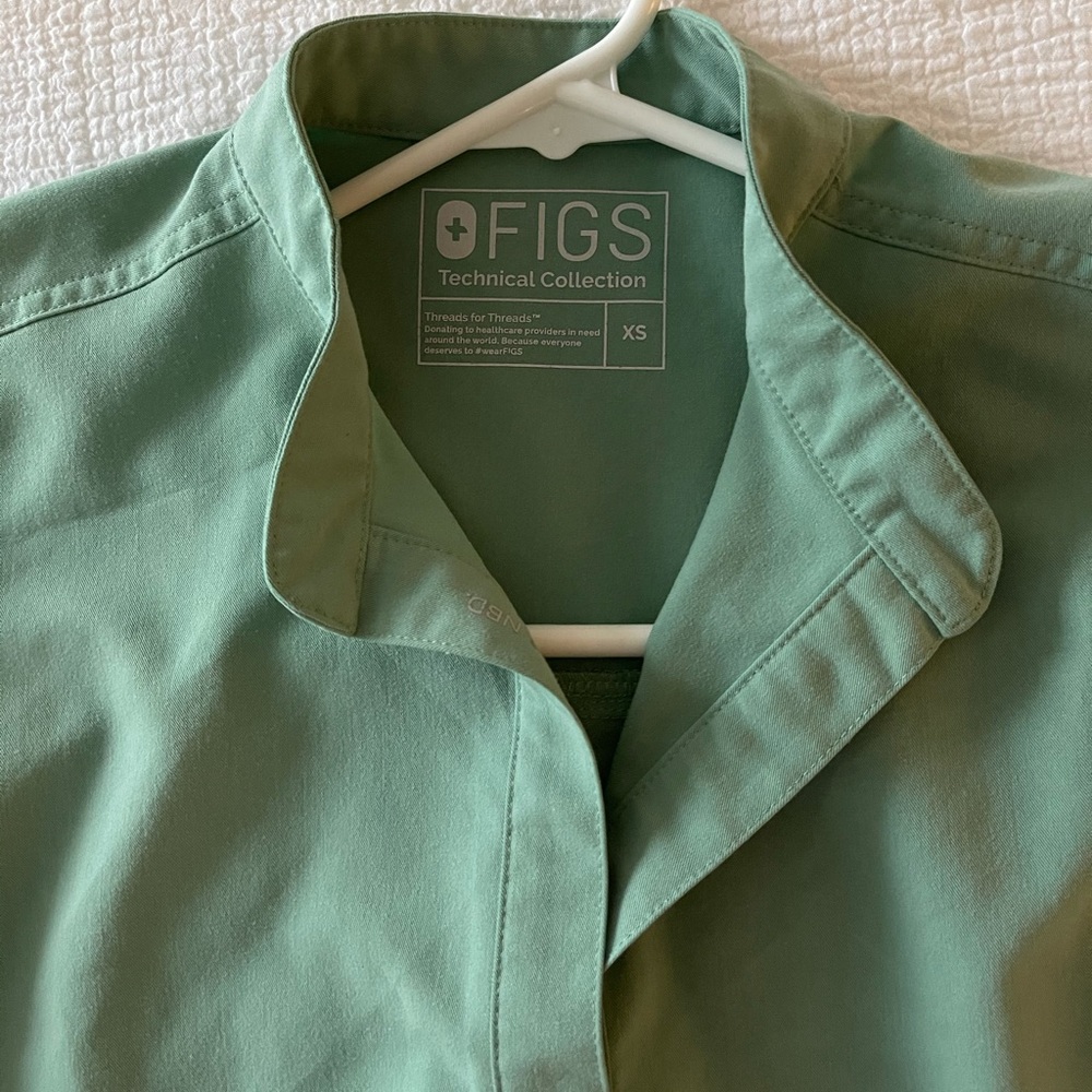 Figs set in Jade XS and SM